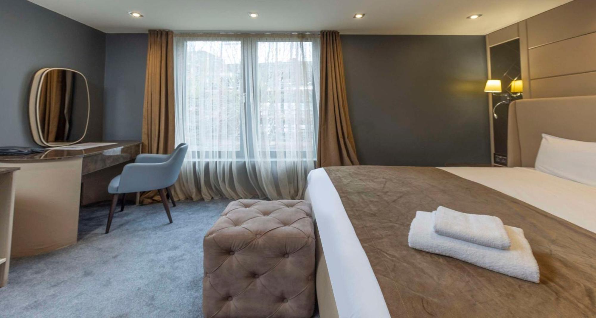 Putney Hotel; BW Signature Collection London Exterior photo