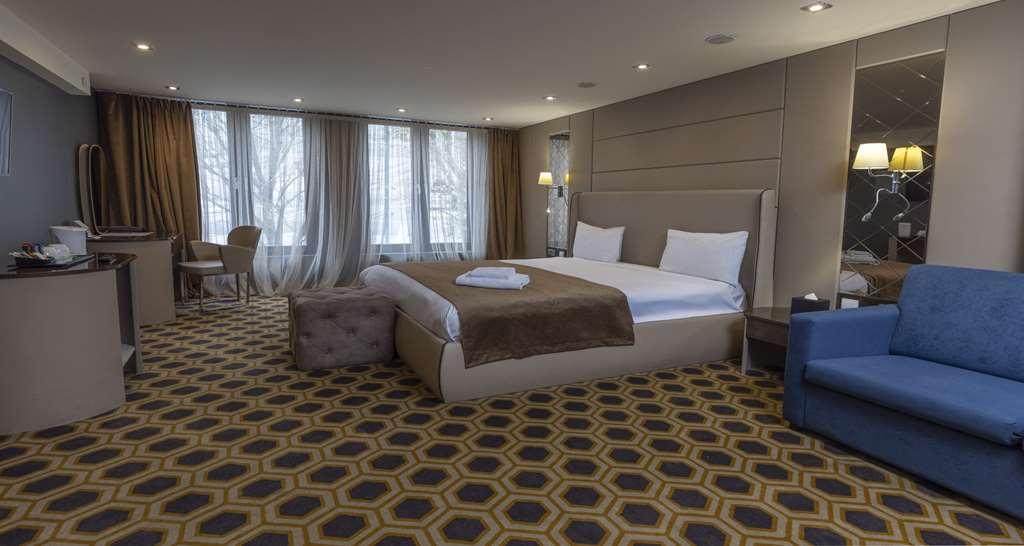 Putney Hotel; BW Signature Collection London Room photo